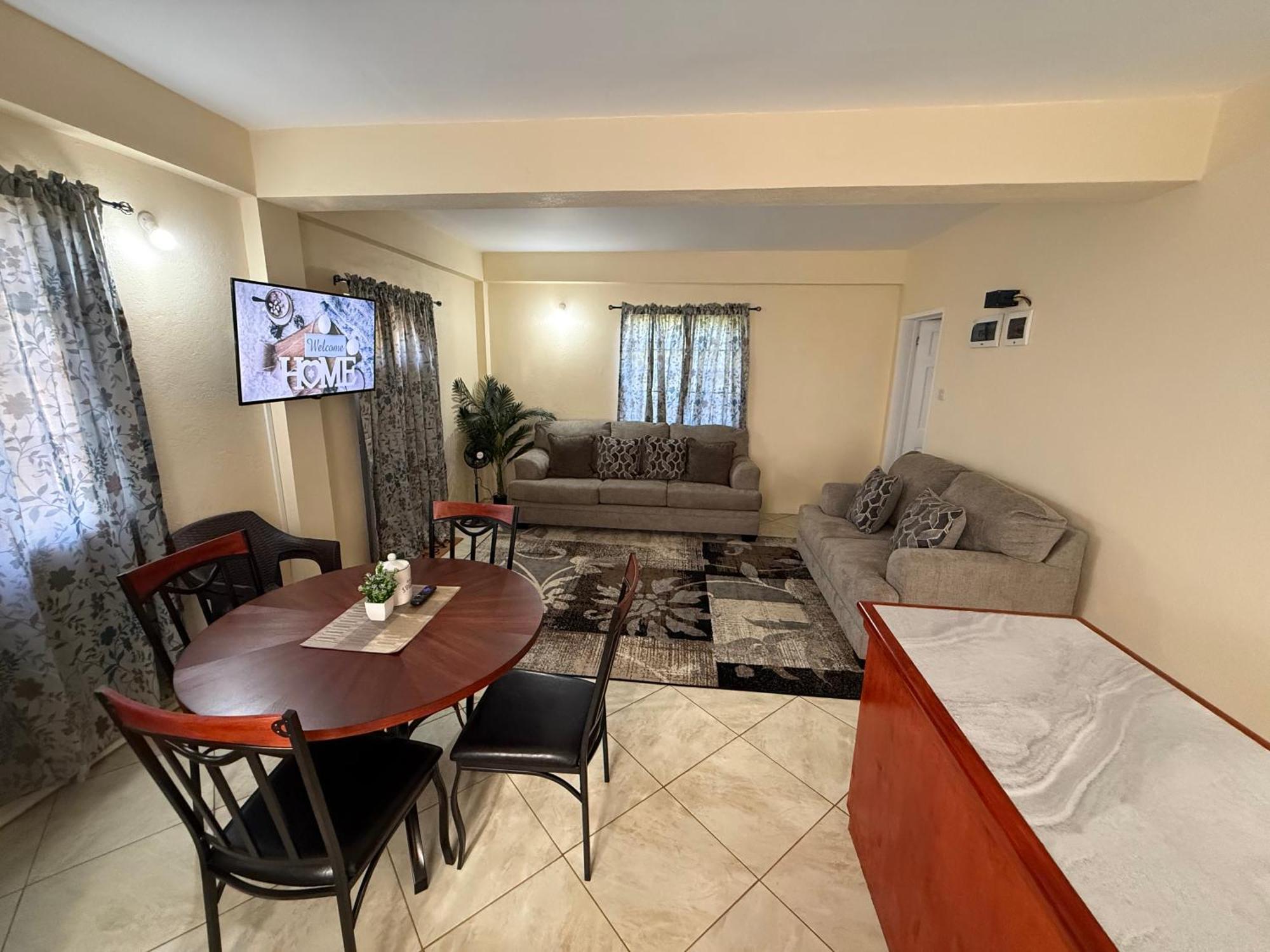 Castle Berry Apartments Kingstown Exterior photo
